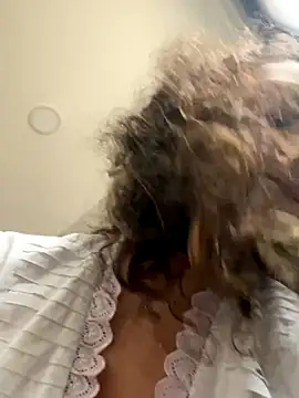 Snapshot of uniquerossie chatting on 17, 11, 2025 uniquerossie online show from 17, 11, 2025