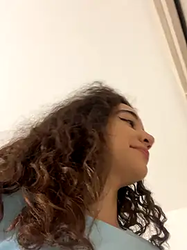 Snapshot of uniquerossie chatting on 2, 12, 2025 uniquerossie online show from 2, 12, 2025