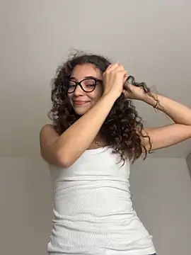 Snapshot of uniquerossie chatting on 15, 12, 2025 uniquerossie online show from 15, 12, 2025