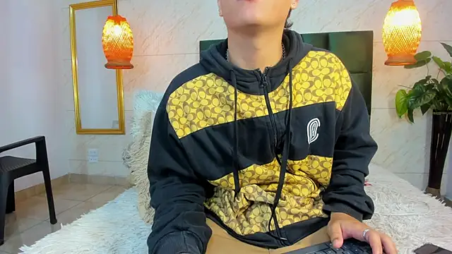 Snapshot of Levy_Steve chatting on 25, 10, 2025 Levy Steve online show from 25, 10, 2025