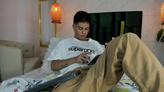 Snapshot of Levy_Steve chatting on 6, 11, 2025 Levy Steve online show from 6, 11, 2025