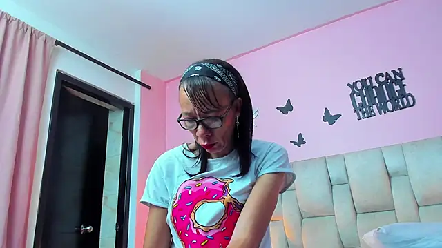 Snapshot of daniela_xue chatting on 6, 2, 2025 daniela xue online show from 6, 2, 2025