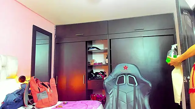 Snapshot of daniela_xue chatting on 8, 2, 2025 daniela xue online show from 8, 2, 2025