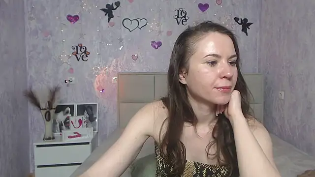 KaraCriegs online show from 10, 2, 2025