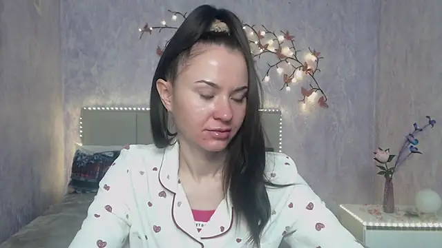 Snapshot of KaraCriegs chatting on 3, 3, 2026 KaraCriegs online show from 3, 3, 2026