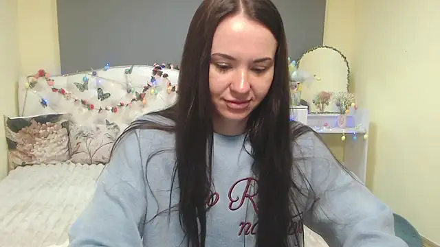 Snapshot of KaraCriegs chatting on 13, 4, 2026 KaraCriegs online show from 13, 4, 2026