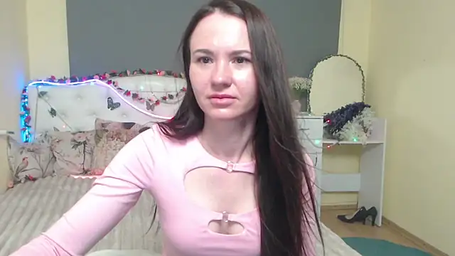 Snapshot of KaraCriegs chatting on 3, 5, 2026 KaraCriegs online show from 3, 5, 2026