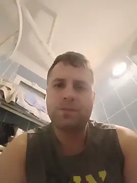 Snapshot of LucianM6 chatting on 21, 11, 2025 LucianM6 online show from 21, 11, 2025