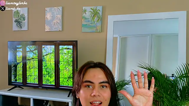 Snapshot of Liam_Taylor chatting on 17, 12, 2025 Liam Taylor online show from 17, 12, 2025