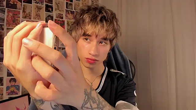 Snapshot of liamelf chatting on 3, 6, 2026 liamelf online show from 3, 6, 2026