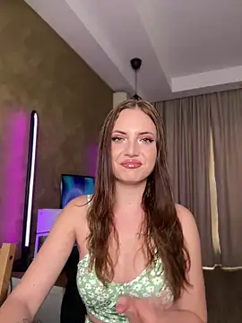 AvaGianna online show from 18, 10, 2025