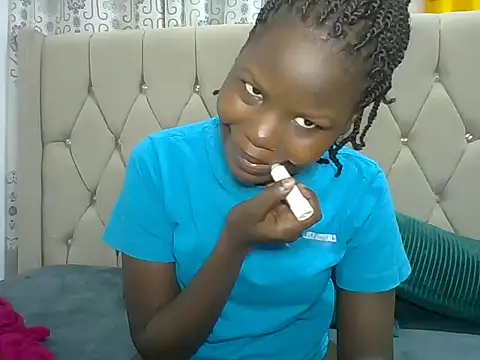 Snapshot of Creamy_Hotpussy25 chatting on 21, 11, 2025 Creamy Hotpussy25 online show from 21, 11, 2025