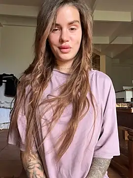 EmiliaCatalina online show from 12, 3, 2025