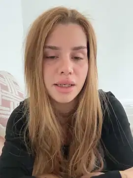 EmiliaCatalina online show from 28, 9, 2025