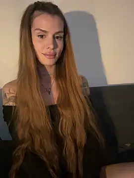 Snapshot of EmiliaCatalina chatting on 16, 7, 2026 EmiliaCatalina online show from 16, 7, 2026