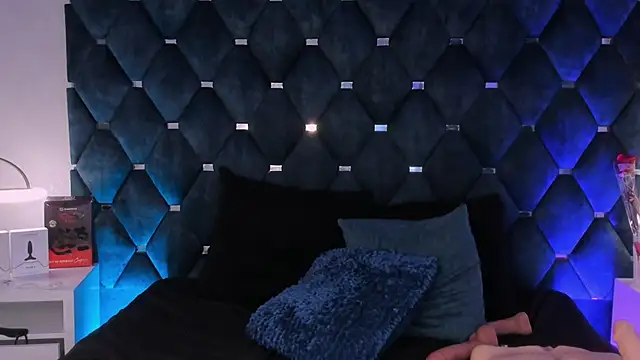 laura bassi online show from 9, 3, 2025