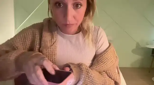 Snapshot of Aggbb chatting on 12, 1, 2025 Aggbb online show from 12, 1, 2025