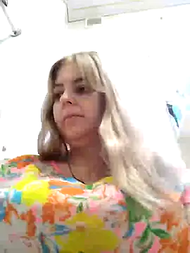 Lady nice cat online show from 11, 2, 2025