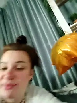 EllieOz online show from 19, 11, 2025