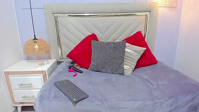 Franchely hot online show from 15, 1, 2025