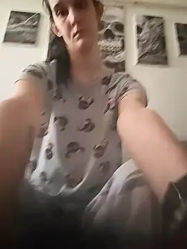 Snapshot of LauraBaby chatting on 10, 4, 2026 LauraBaby online show from 10, 4, 2026