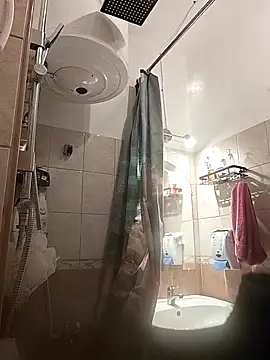 Snapshot of LauraBaby chatting on 12, 4, 2026 LauraBaby online show from 12, 4, 2026