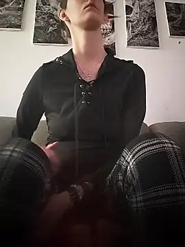 Snapshot of LauraBaby chatting on 13, 4, 2026 LauraBaby online show from 13, 4, 2026