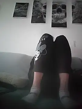 Snapshot of LauraBaby chatting on 16, 4, 2026 LauraBaby online show from 16, 4, 2026