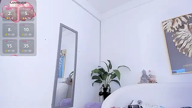 Snapshot of Amina_hafsa chatting on 16, 10, 2025 Amina hafsa online show from 16, 10, 2025