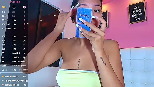 Snapshot of daddyissuesss_ chatting on 21, 2, 2025 daddyissuesss online show from 21, 2, 2025