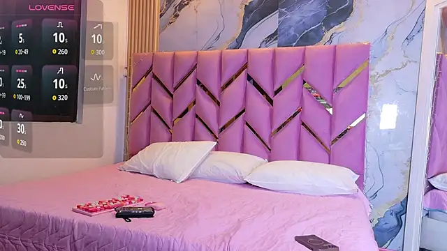 daddyissuesss  online show from 1, 11, 2025