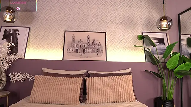 Snapshot of ElleDiane chatting on 9, 3, 2026 ElleDiane online show from 9, 3, 2026