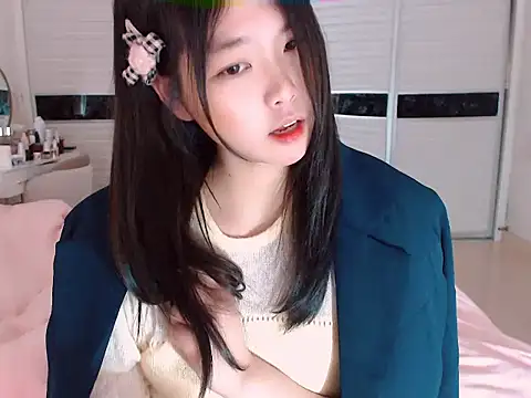 -Lucky Girl online show from 2, 2, 2025