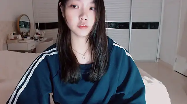 -Lucky Girl online show from 2, 3, 2025