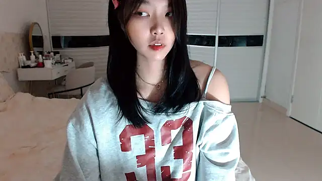 -Lucky Girl online show from 18, 9, 2025