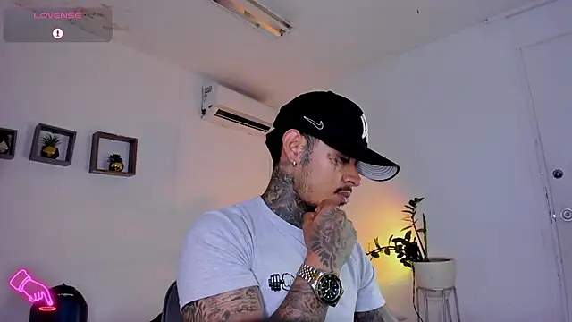 JordanSmiith  online show from 14, 2, 2025