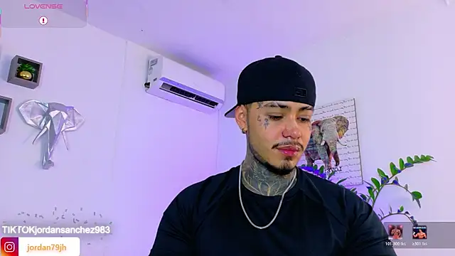 Snapshot of JordanSmiith_ chatting on 18, 5, 2026 JordanSmiith online show from 18, 5, 2026
