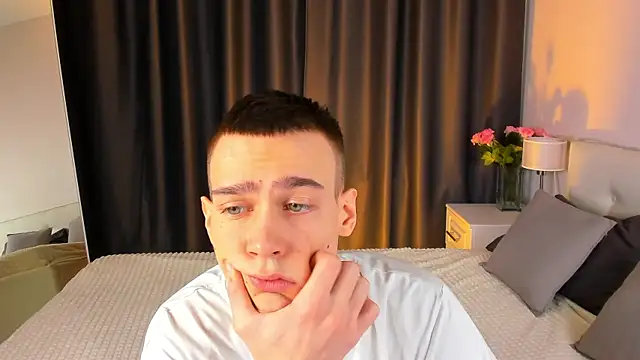 Snapshot of Kevin_Kesi chatting on 2, 2, 2025 Kevin Kesi online show from 2, 2, 2025