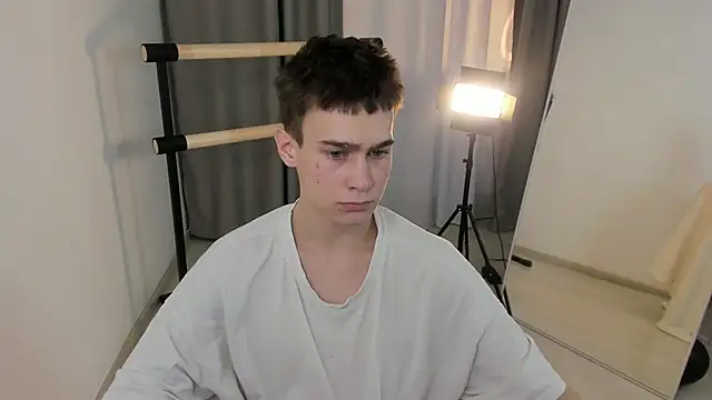 Snapshot of Kevin_Kesi chatting on 17, 11, 2025 Kevin Kesi online show from 17, 11, 2025