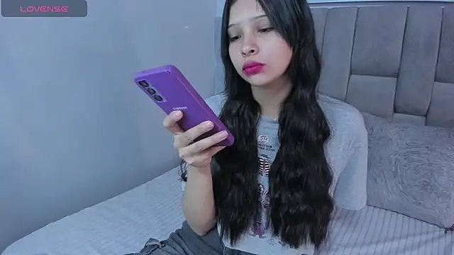 chloe watson  online show from 16, 10, 2025