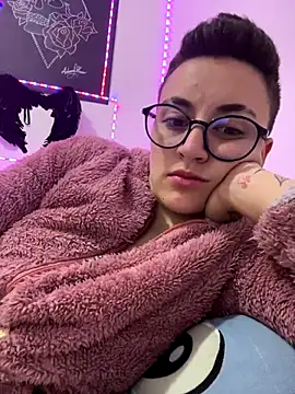 Snapshot of linda_33 chatting on 3, 12, 2024 linda 33 online show from 3, 12, 2024