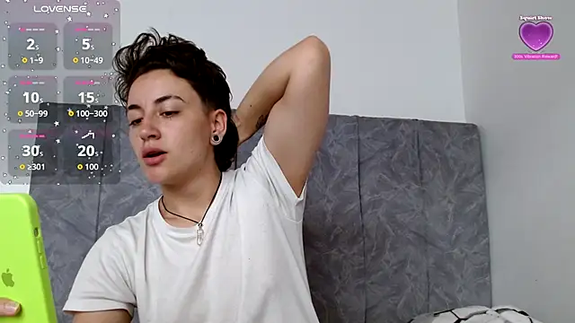 Snapshot of linda_33 chatting on 3, 10, 2025 linda 33 online show from 3, 10, 2025