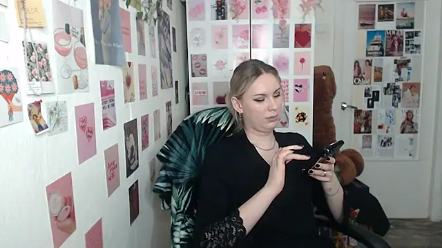 Snapshot of CapriScorpion chatting on 3, 3, 2025 CapriScorpion online show from 3, 3, 2025