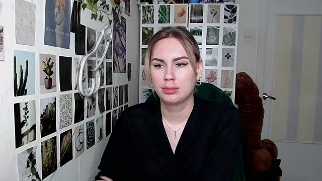 Snapshot of CapriScorpion chatting on 2, 10, 2025 CapriScorpion online show from 2, 10, 2025