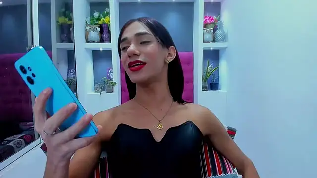 Snapshot of KatrinaQueen1 chatting on 2, 2, 2025 KatrinaQueen1 online show from 2, 2, 2025