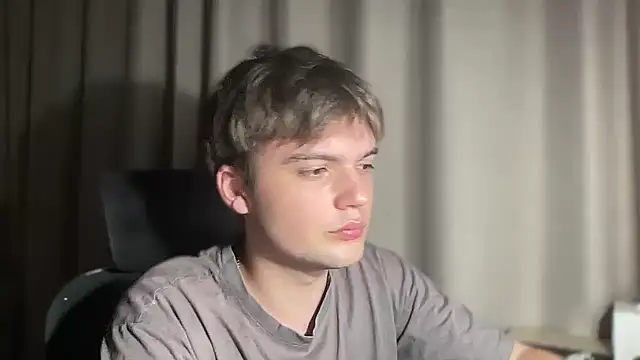 superfluboy  online show from 10, 9, 2025