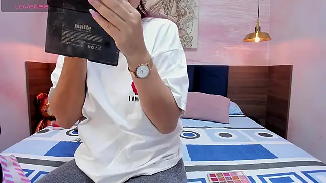 AnneDixie online show from 20, 2, 2025