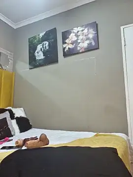 Bustygoddess32 online show from 5, 3, 2025