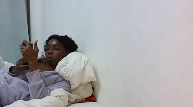 Sexxybella27 online show from 28, 2, 2025