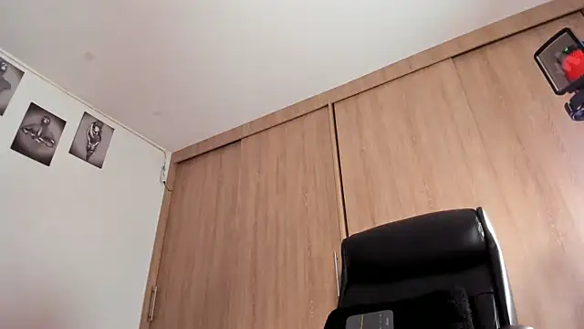 Snapshot of Bambi_gurl chatting on 13, 2, 2025 Bambi gurl online show from 13, 2, 2025